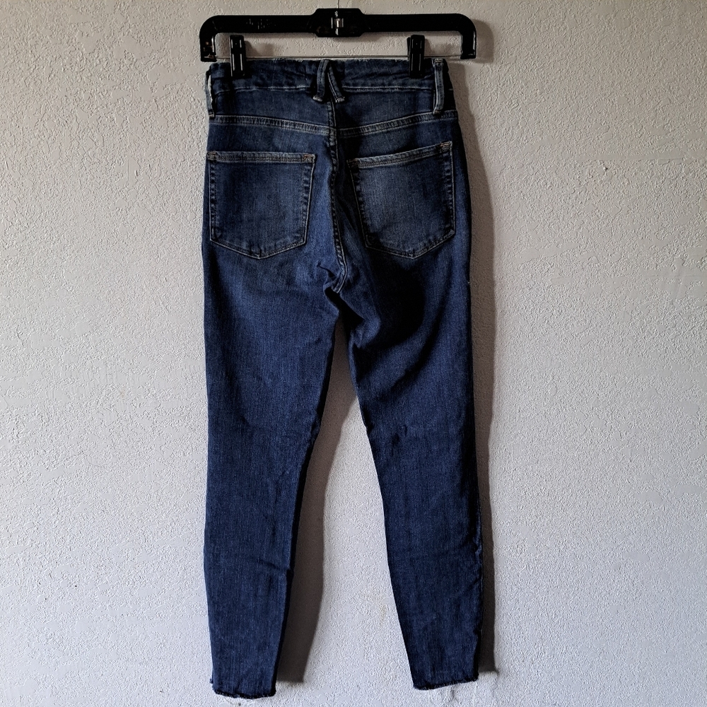 Good American Good Legs Skinny Jeans - Picture 6 of 6